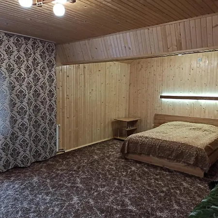 у павла Hotel *