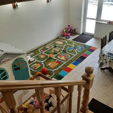 у павла Hotel Yablunytsya