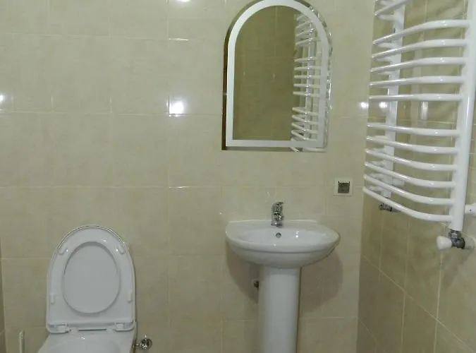 у павла Otel *