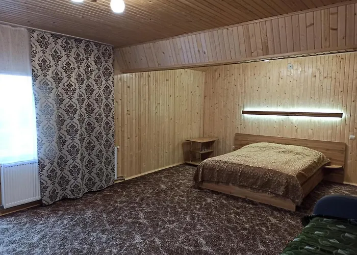 у павла Hotel *