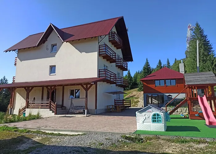 у павла Hotel *