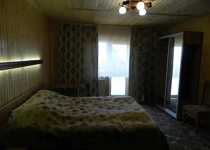 у павла Hotel Yablunytsya
